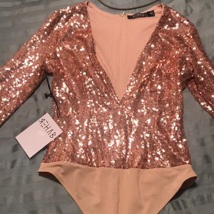 STUNNING ROSE GOLD LOW CUT BODYSUIT!